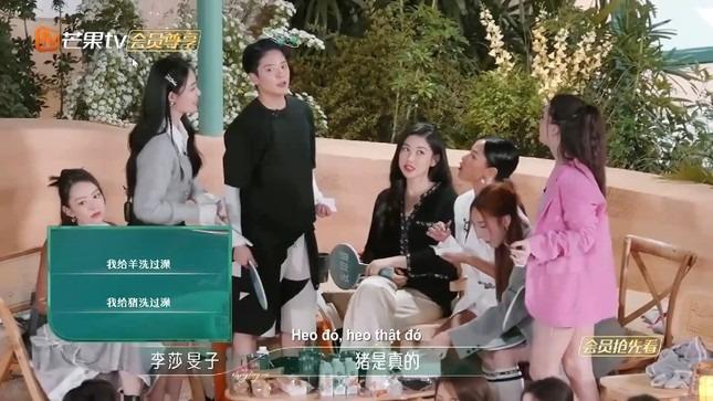 Amber f(x) phản ứng ra sao khi Chi Pu diễn See Tình ?-3