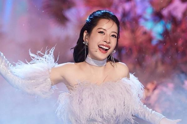 Chi Pu tự đăng ảnh dìm hàng vì ai cũng khen team See Tình toàn mỹ nhân-5