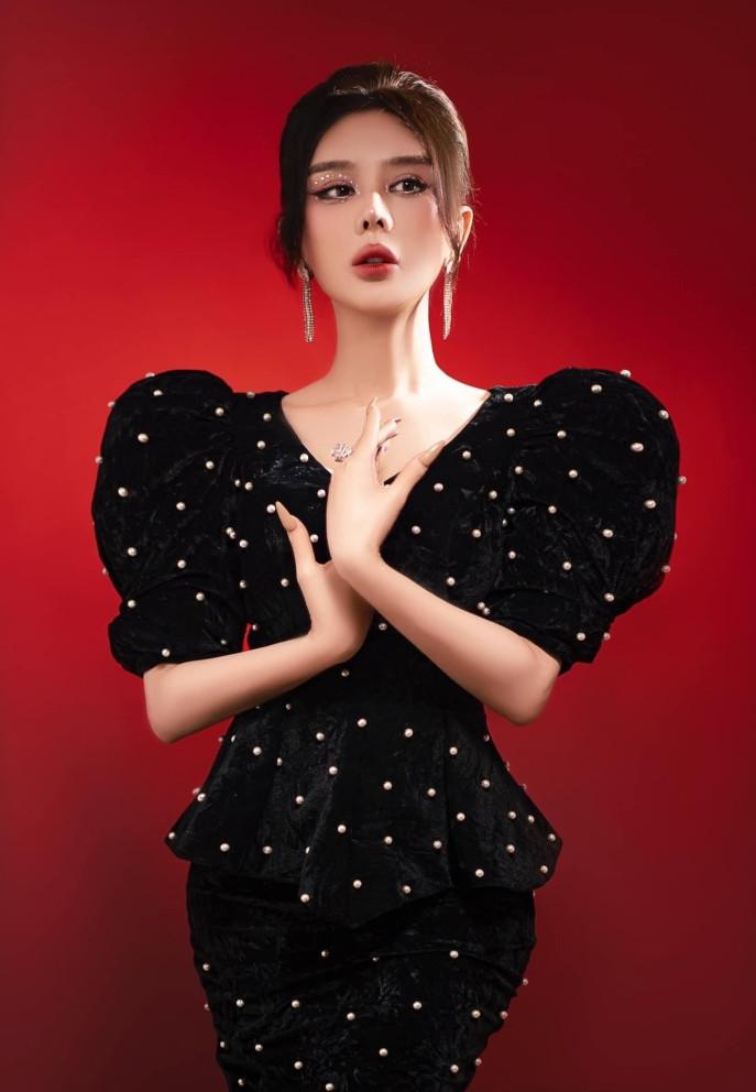 Lâm Khánh Chi ngày càng gợi cảm sau khi chi 2 tỷ thẩm mỹ-6