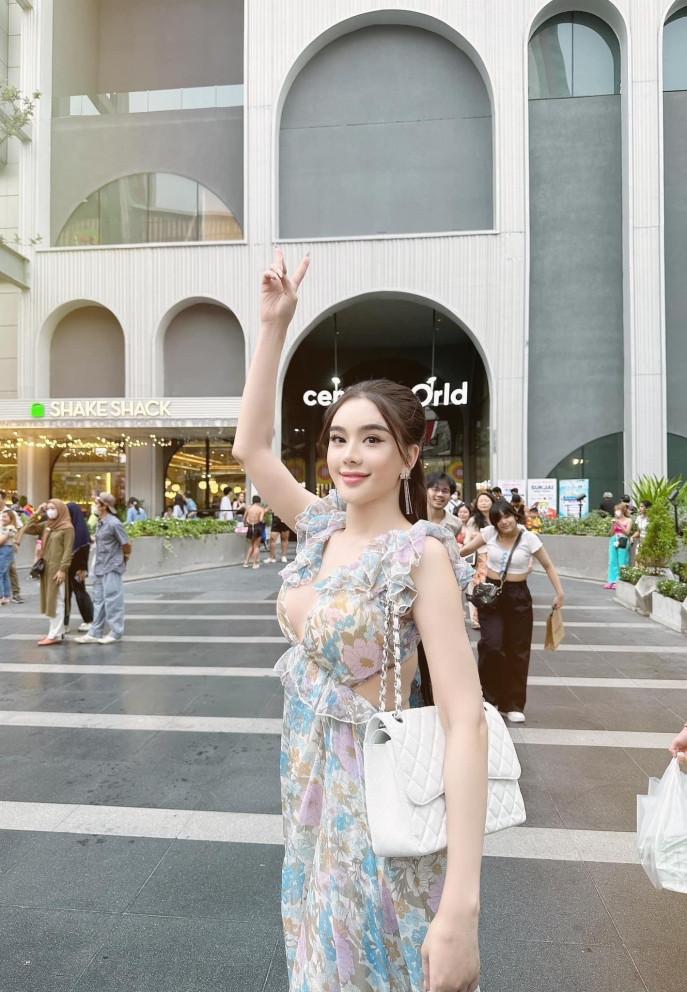 Lâm Khánh Chi ngày càng gợi cảm sau khi chi 2 tỷ thẩm mỹ-7