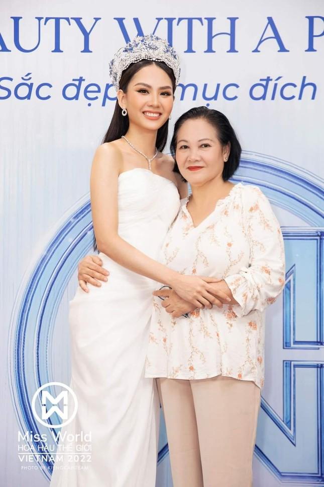 Dàn hậu đọ dáng một chín một mười với phụ huynh trong Ngày của Mẹ-2