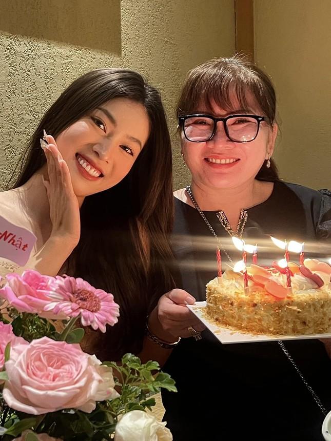 Dàn hậu đọ dáng một chín một mười với phụ huynh trong Ngày của Mẹ-6