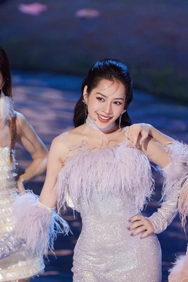 Khán giả Trung Quốc: Chi Pu diễn cùng các tỷ tỷ không hề kém cạnh-1