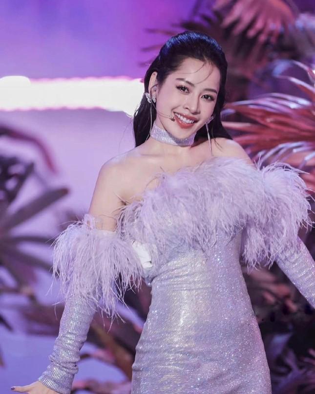 Chi Pu và ê-kíp xử lý rắc rối trang phục chỉ 2 phút trước khi ghi hình-2