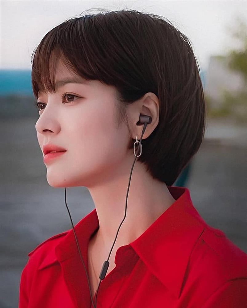 4 kiểu tóc không lỗi mốt của Song Hye Kyo-3