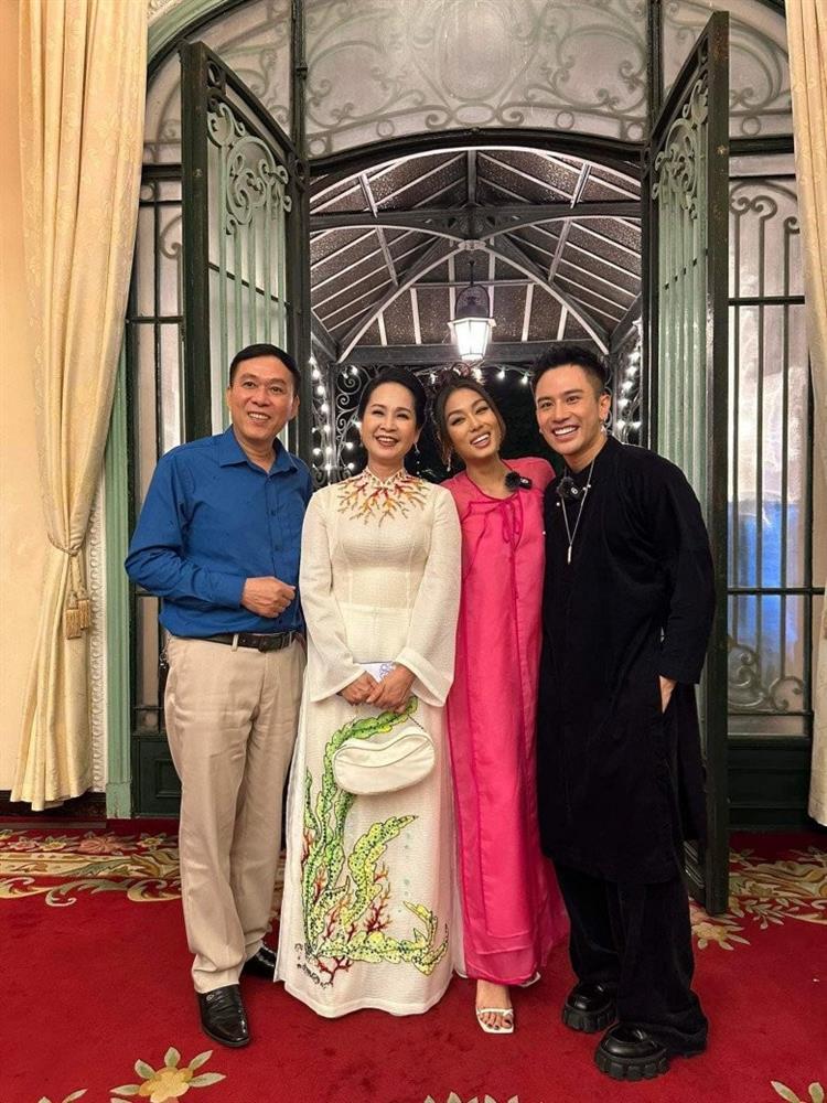 Mẹ chồng Lan Hương lên phim chân phương, ngoài đời tắc kè hoa-15