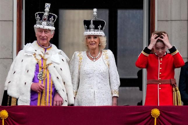 Harry và Meghan xuất hiện sau lễ đăng cơ của Vua Charles-2