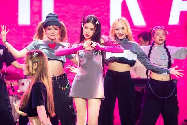 Hotgirl cầm mic: Chi Pu khiến Vnet quay xe, Khả Ngân nhanh nhạy chuyển hướng-1