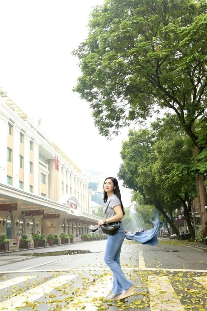 Nhan sắc trẻ trung đến khó tin của NSND Thu Hà ở tuổi 54-2