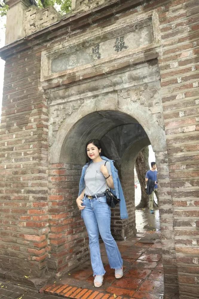 Nhan sắc trẻ trung đến khó tin của NSND Thu Hà ở tuổi 54-4