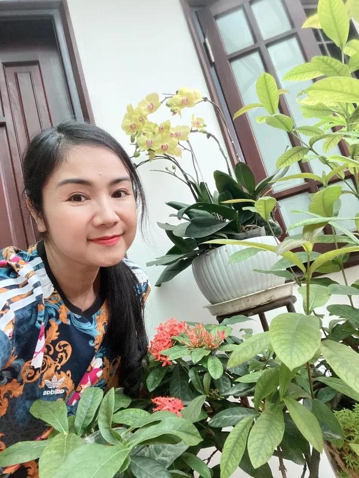 Nhan sắc trẻ trung đến khó tin của NSND Thu Hà ở tuổi 54-6