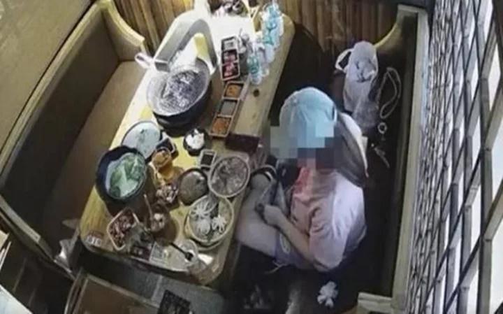 Đi ăn buffet 5 lần một tháng, cô gái bị nhà hàng kiện ra tòa vì 1 lý do-1