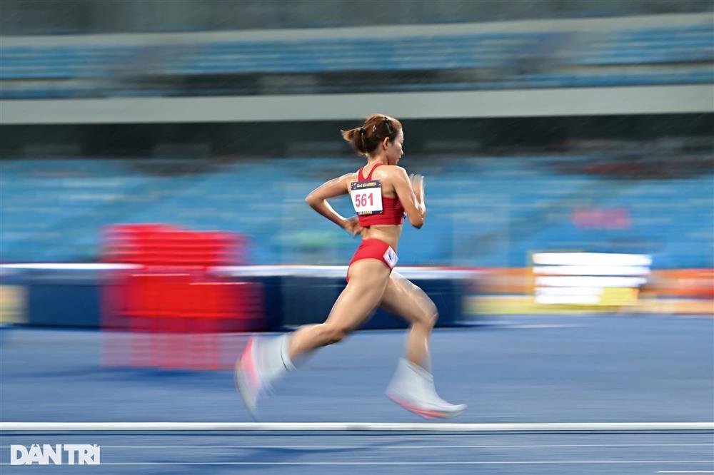 Nhìn lại loạt khoảnh khắc vàng điền kinh Việt Nam tại SEA Games 32-7