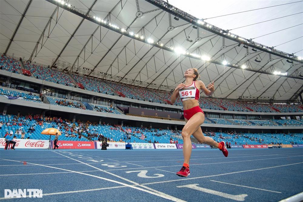 Nhìn lại loạt khoảnh khắc vàng điền kinh Việt Nam tại SEA Games 32-8