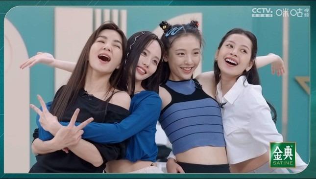 Chi Pu được mỹ nhân Đạp Gió 2023 tặng quà vừa đẹp vừa tinh tế-1