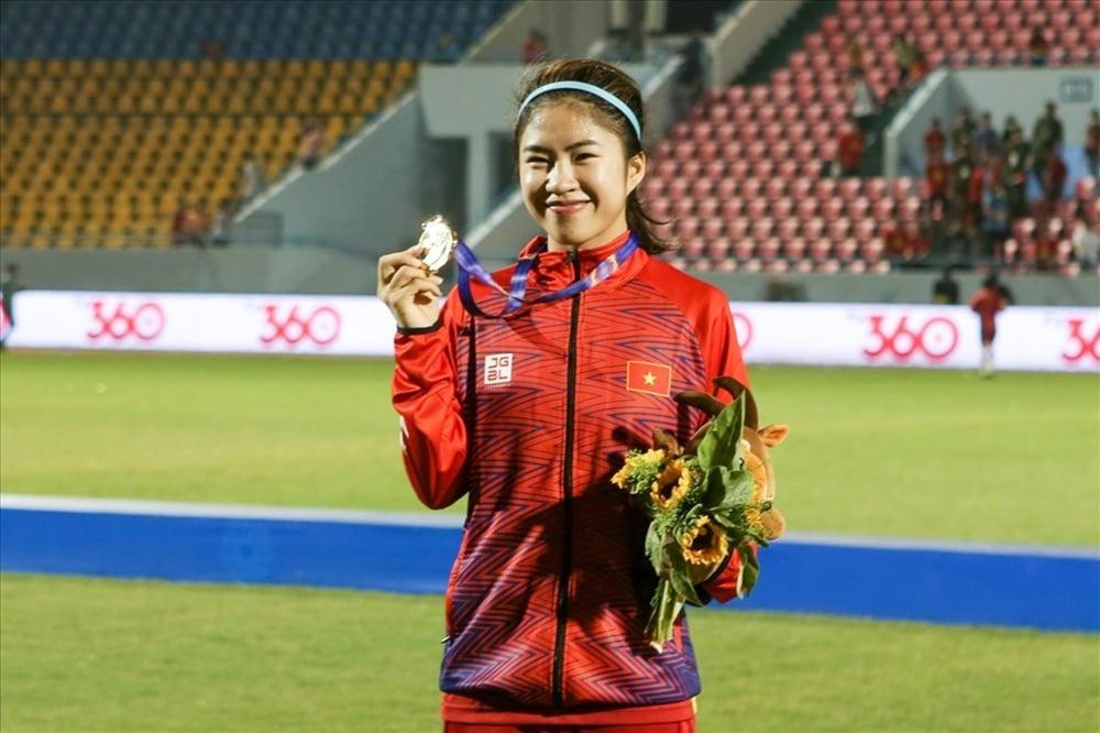 Nhan sắc không phải dạng vừa của các nữ cầu thủ Việt Nam tại SEA Games 23-5