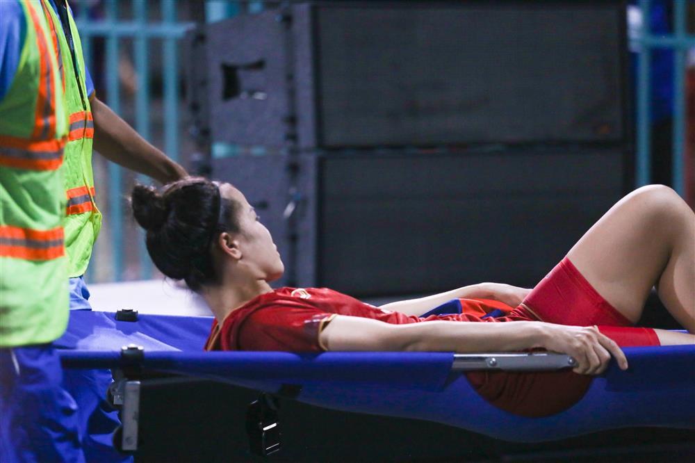 Trung vệ tuyển nữ Việt Nam nhập viện cấp cứu-5