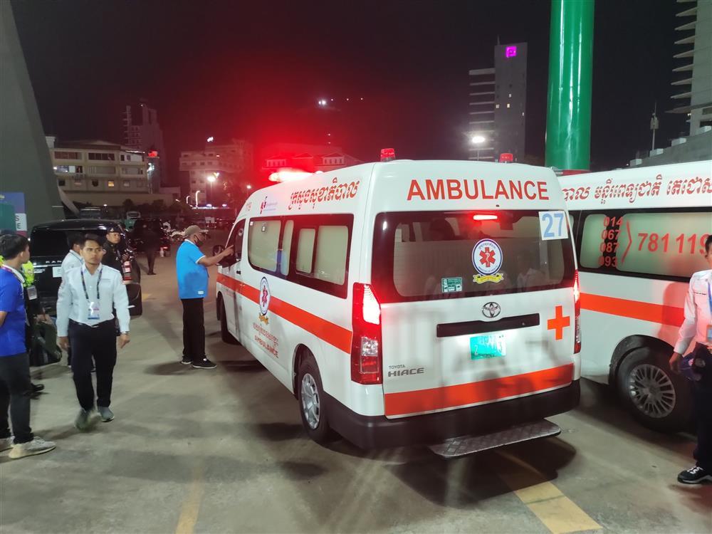 Trung vệ tuyển nữ Việt Nam nhập viện cấp cứu-6