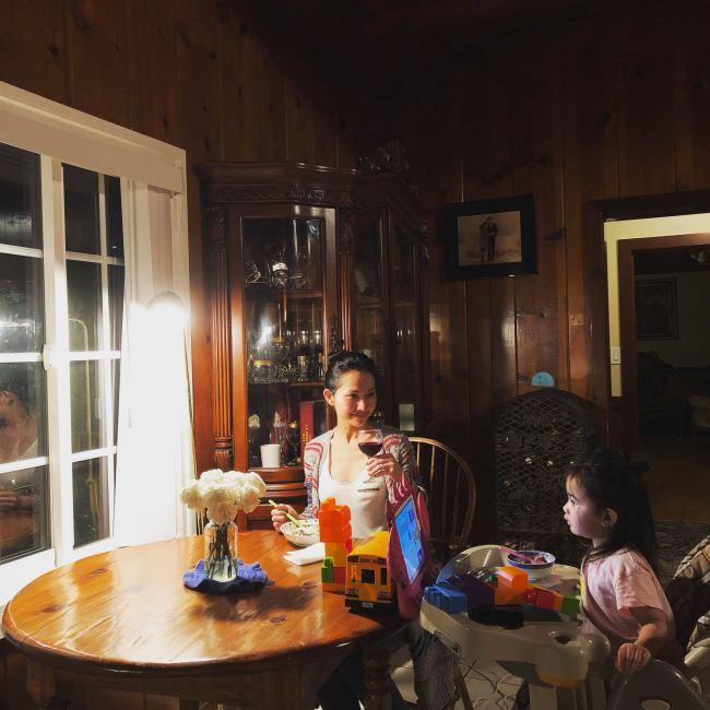 Bạn thân Tăng Thanh Hà sống bình yên xứ người sau đổ vỡ hôn nhân-24