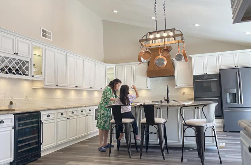 Bạn thân Tăng Thanh Hà sống bình yên xứ người sau đổ vỡ hôn nhân-9