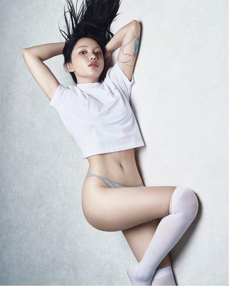 Hot streamer Linh Ngọc Đàm khoe đường cong hút vạn like-6