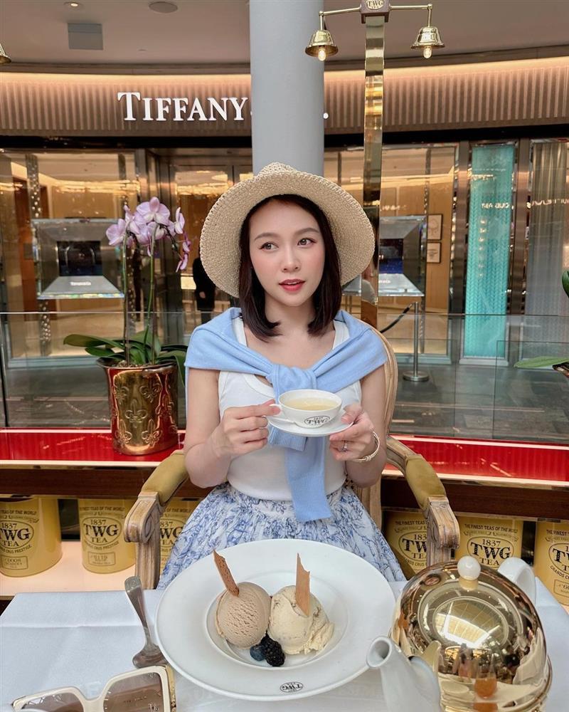 Học Sam cách diện đồ trẻ trung như nữ sinh-3