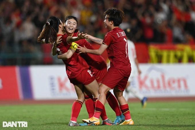 Vô địch SEA Games 32, đội tuyển nữ Việt Nam được thưởng 3,8 tỷ đồng-1