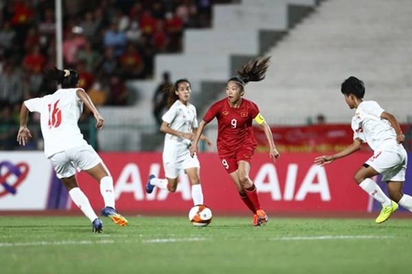 Hoa khôi sân cỏ Hoàng Thị Loan: Đã đá hay lại còn xinh-10