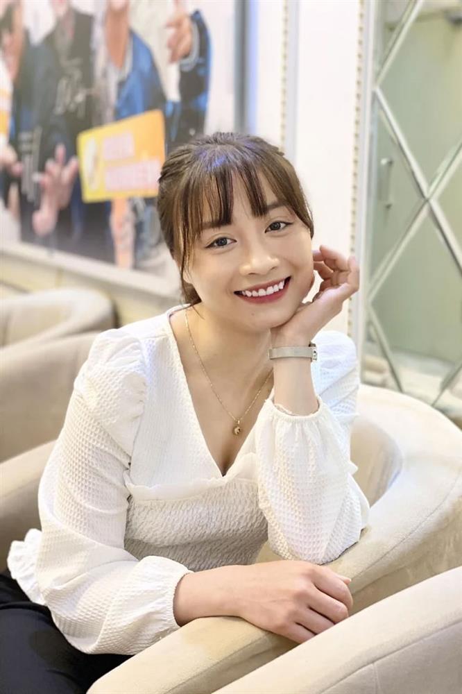 Hoa khôi sân cỏ Hoàng Thị Loan: Đã đá hay lại còn xinh-4