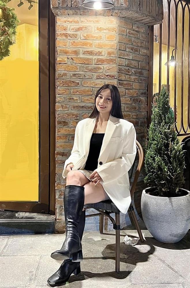 Hoa khôi sân cỏ Hoàng Thị Loan: Đã đá hay lại còn xinh-7