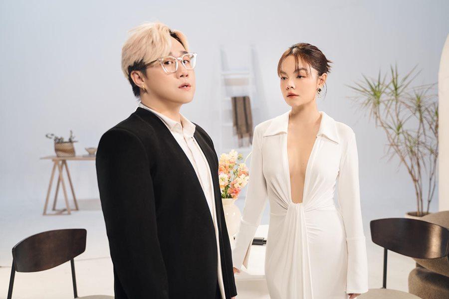 Phạm Quỳnh Anh khoe dáng mẹ 3 con với váy xẻ sâu đụng Hà Hồ-3