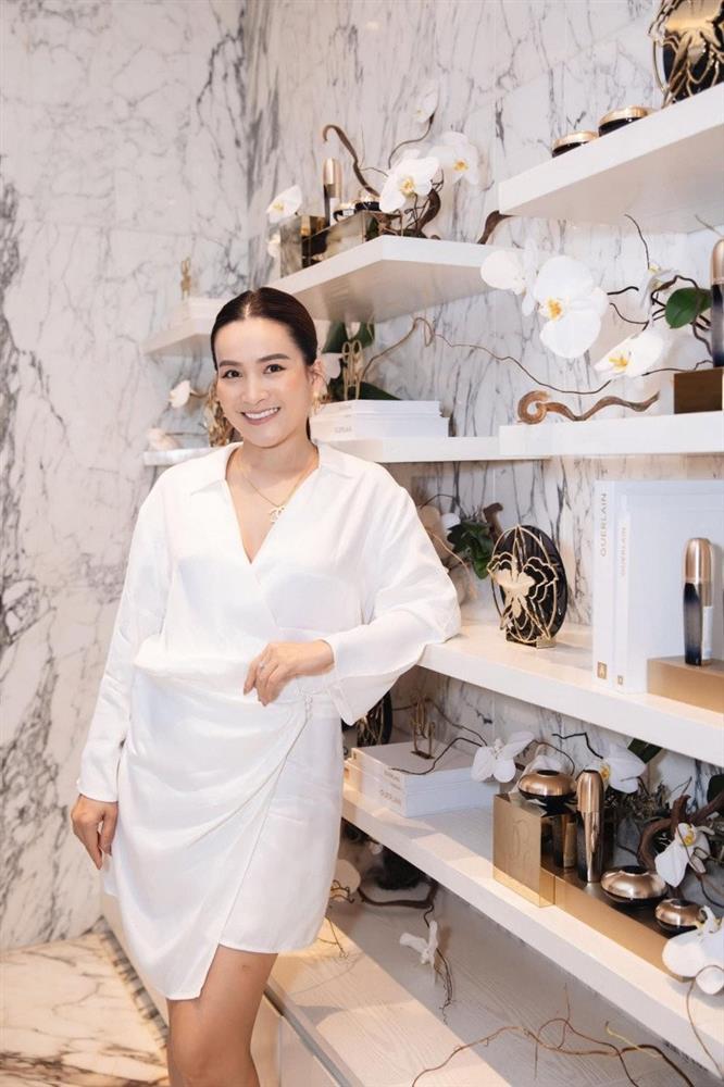 Bình Minh tụt dốc, vợ doanh nhân hơn 6 tuổi lão hóa ngược sau 15 năm kết hôn-9