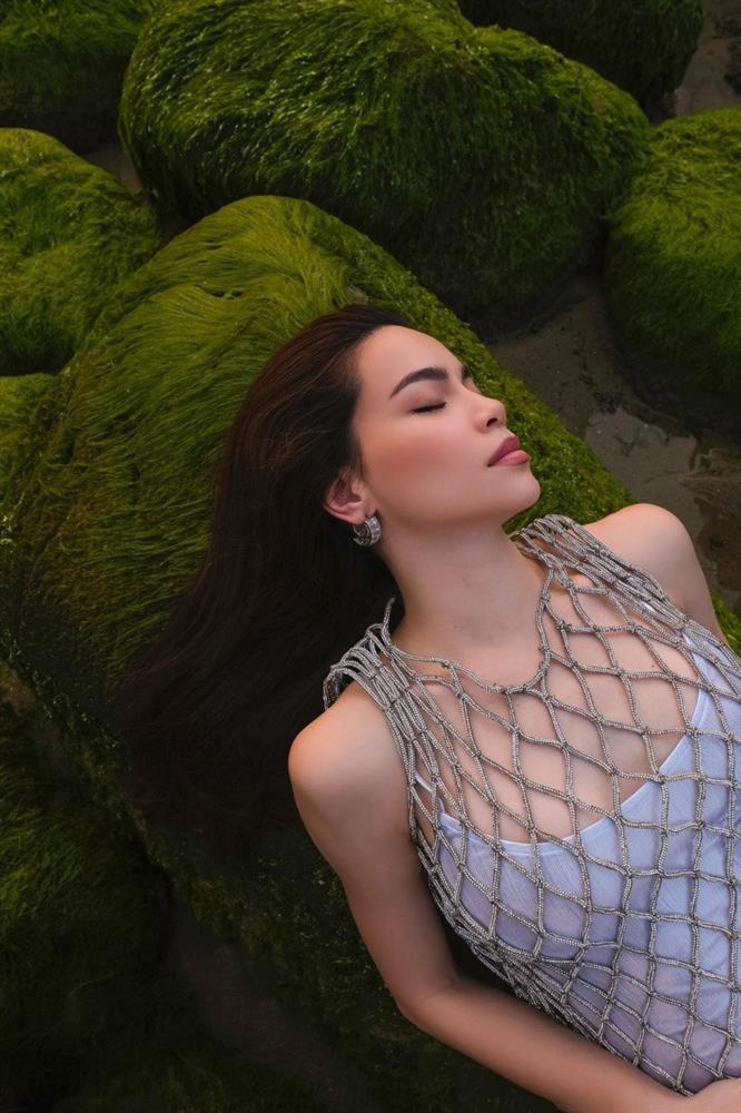 Đồ xuyên thấu và ánh sáng là combo huỷ diệt của Hồ Ngọc Hà-8