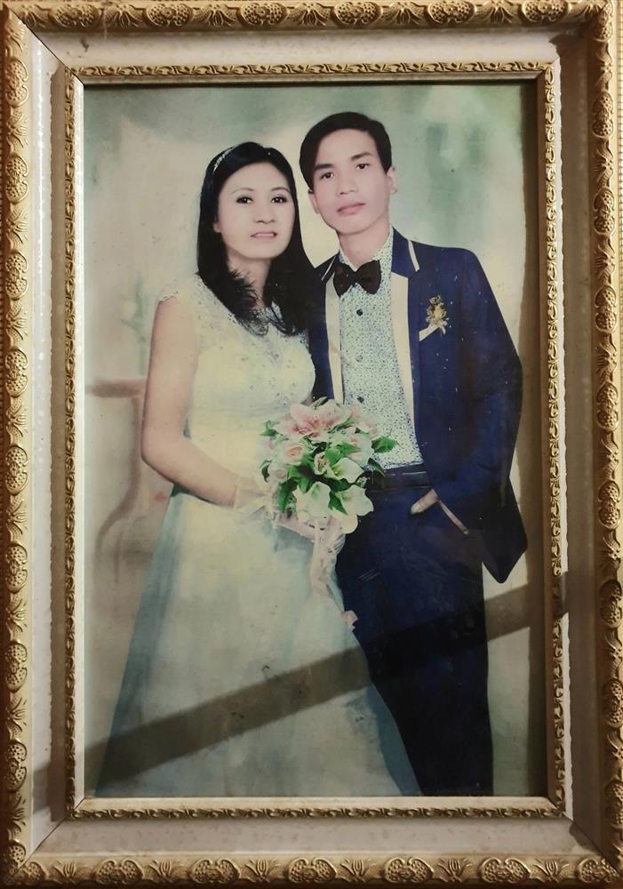 Kết viên mãn của cô gái vượt rào cản gia đình quyết lấy người nhiễm H-1