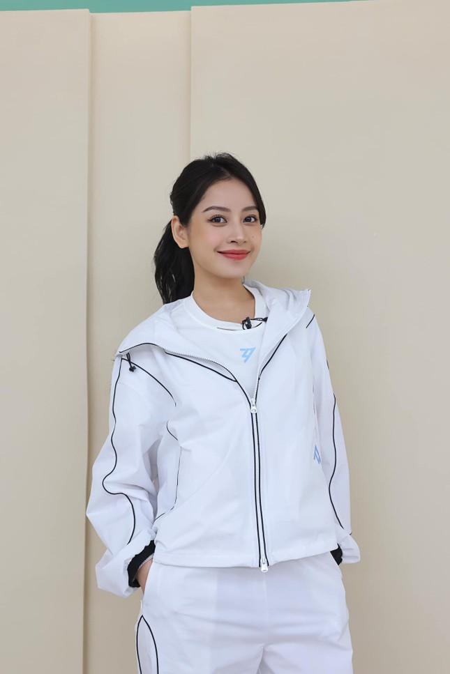 Đạp Gió 2023: Mang 200 kg trang phục, Chi Pu vẫn mượn đồ của Ella-2