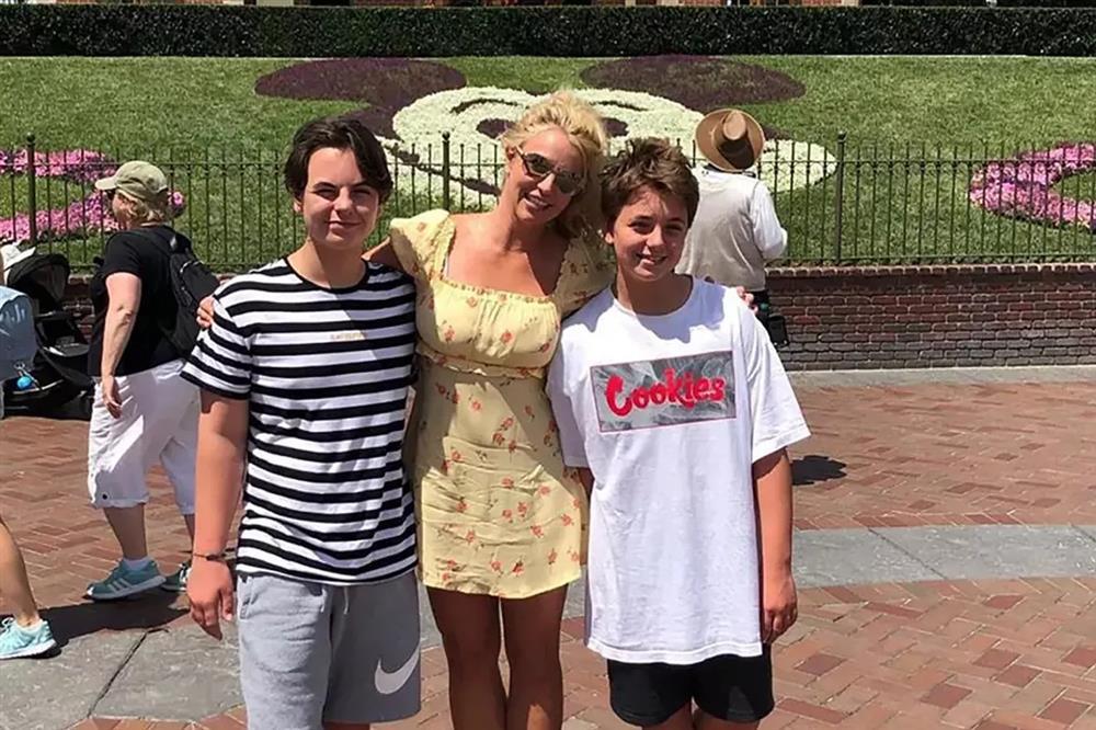 Britney Spears bị con trai từ chối gặp vì nghiện đăng ảnh nhạy cảm-1