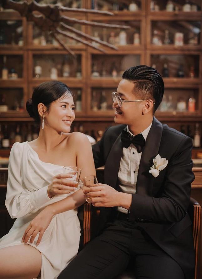 Nữ diễn viên Việt Hoa và bạn trai cưới sau 7 năm yêu nhau-1