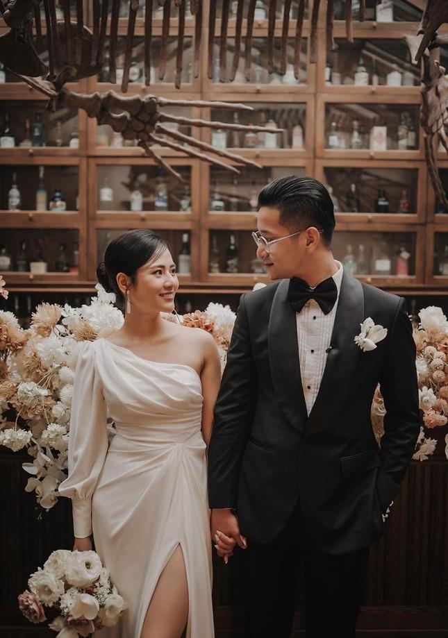 Nữ diễn viên Việt Hoa và bạn trai cưới sau 7 năm yêu nhau-2