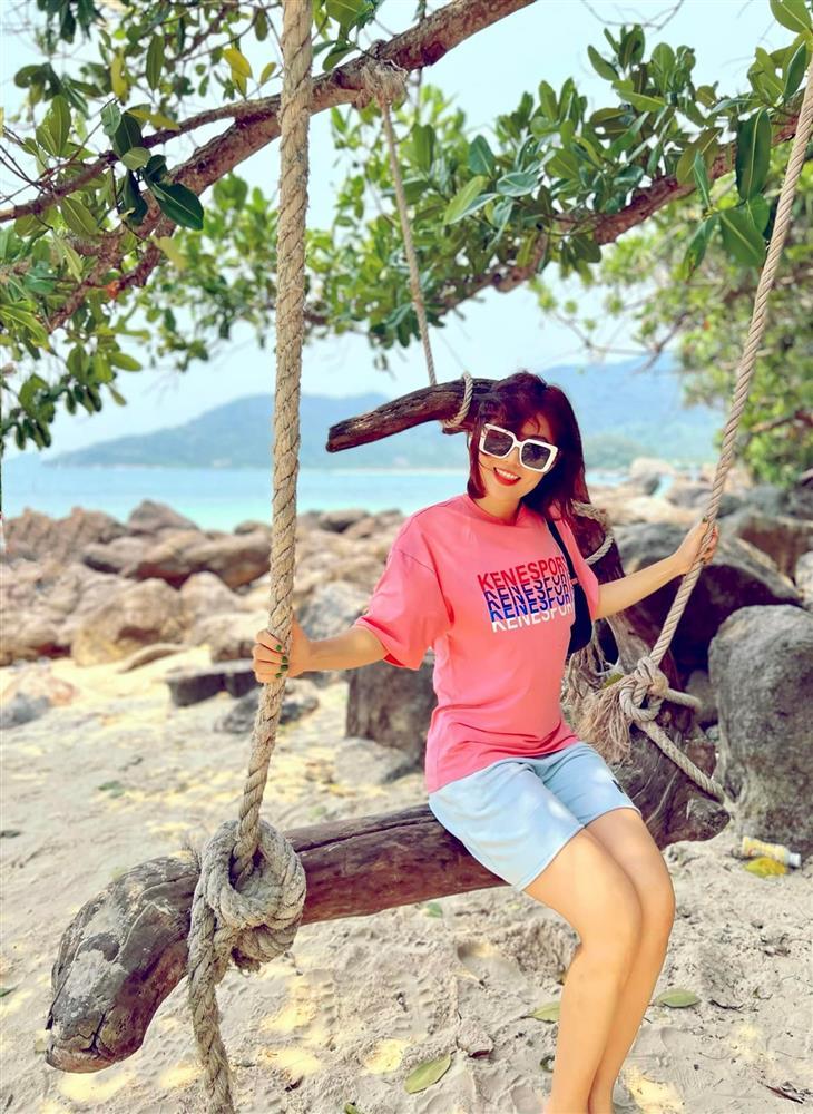 Luyến Lươn phim Cuộc Đời Vẫn Đẹp Sao gợi ý mặc đẹp đi biển-9