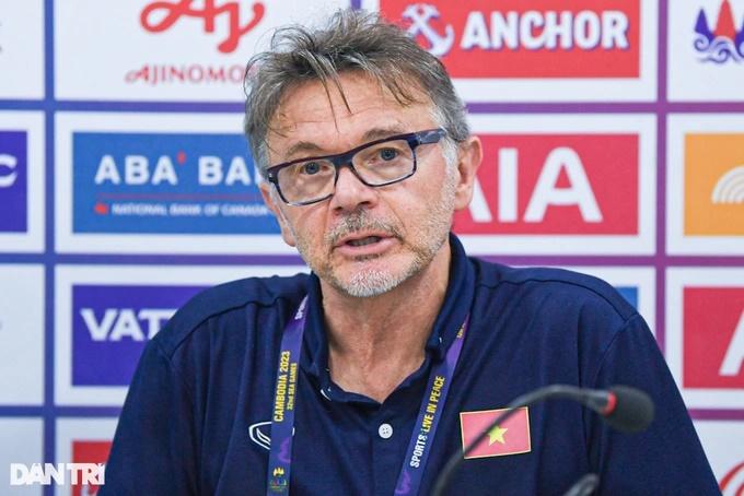 HLV Troussier: Không đội nào ở SEA Games 32 vượt trội U22 Việt Nam-1