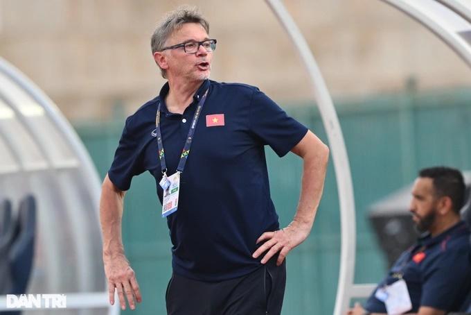 HLV Troussier: Không đội nào ở SEA Games 32 vượt trội U22 Việt Nam-2