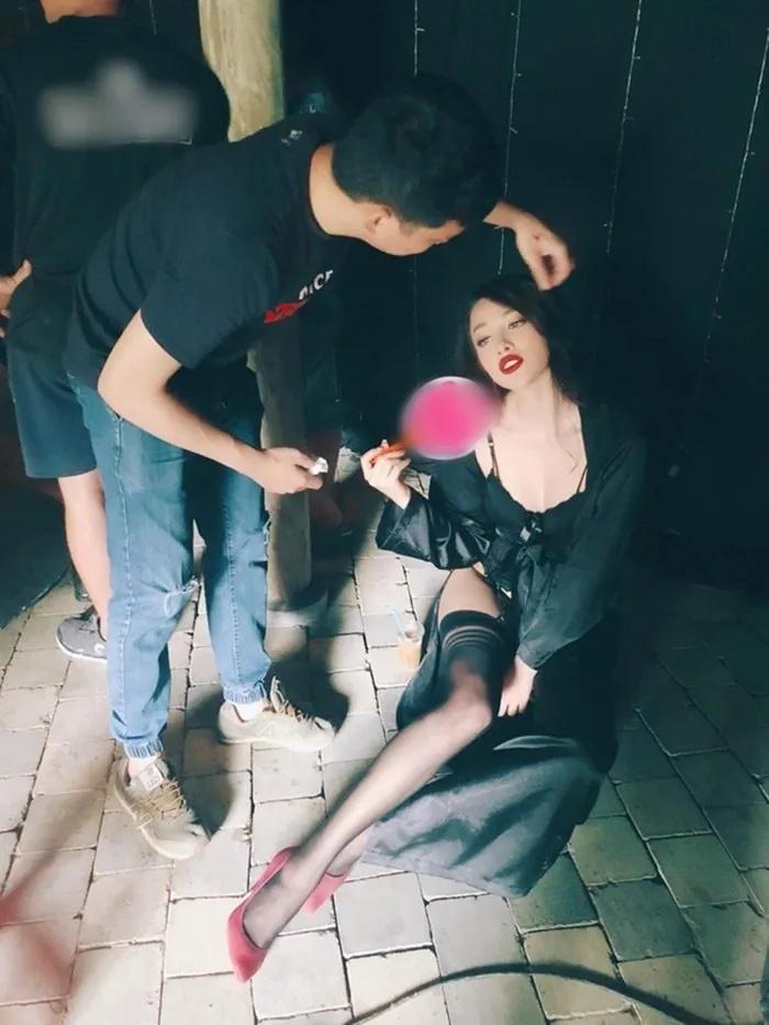 Hậu trường chụp nóng rực của nữ hoàng nội y Ngọc Trinh-6