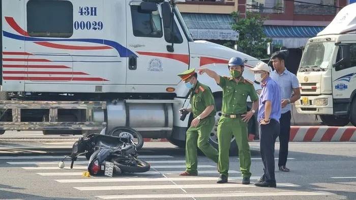 Tai nạn nghiêm trọng ở Đà Nẵng, 1 người nước ngoài tử vong tại chỗ-3