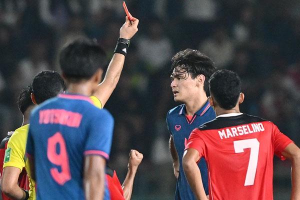 Nhìn lại khoảnh khắc võ sĩ sưng mắt lên nhận HCV cuối cùng của đoàn Việt Nam-1