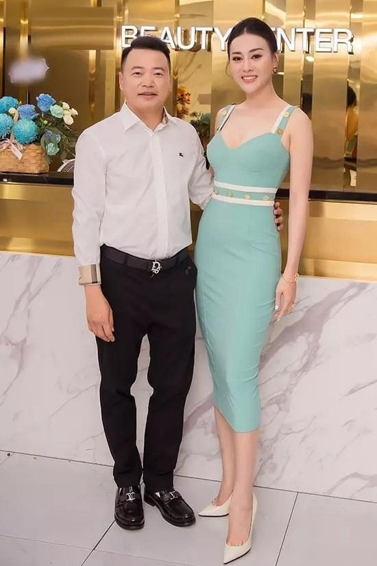 Phương Oanh đi guốc cạnh Shark Bình, chưa tinh tế như Đỗ Mỹ Linh-2