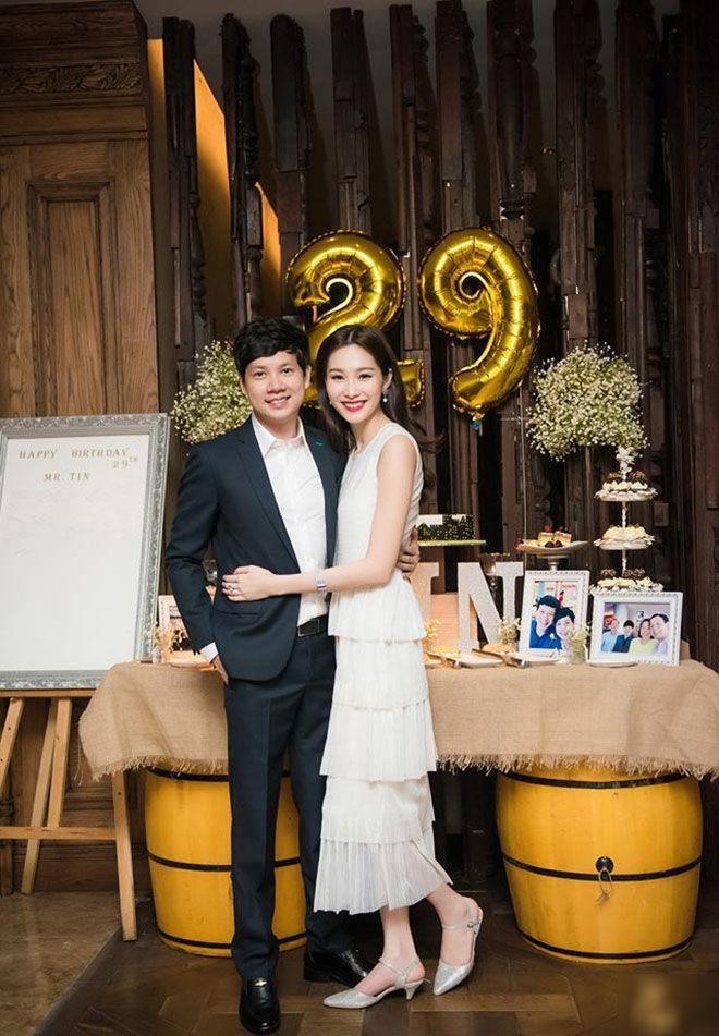 Phương Oanh đi guốc cạnh Shark Bình, chưa tinh tế như Đỗ Mỹ Linh-11