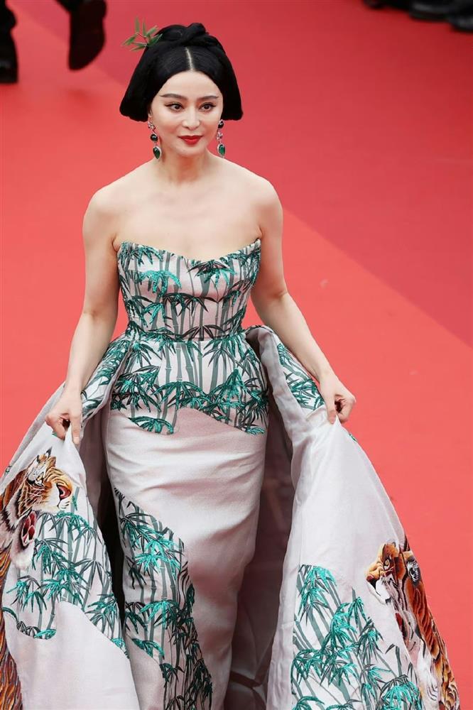 Phạm Băng Băng mang mãnh hổ đến thảm đỏ Cannes 2023-5