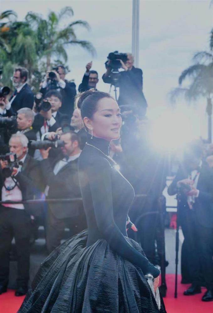Phạm Băng Băng mang mãnh hổ đến thảm đỏ Cannes 2023-14