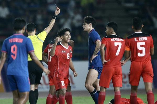 Quá khứ thị phi của trọng tài rút 7 thẻ đỏ ở chung kết SEA Games 32-2