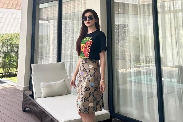 Á hậu Huyền My có làn da đẹp như lụa nhờ đắp tiền lên mặt-11